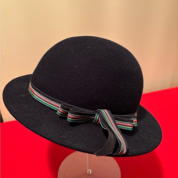 Accessories - Black hat